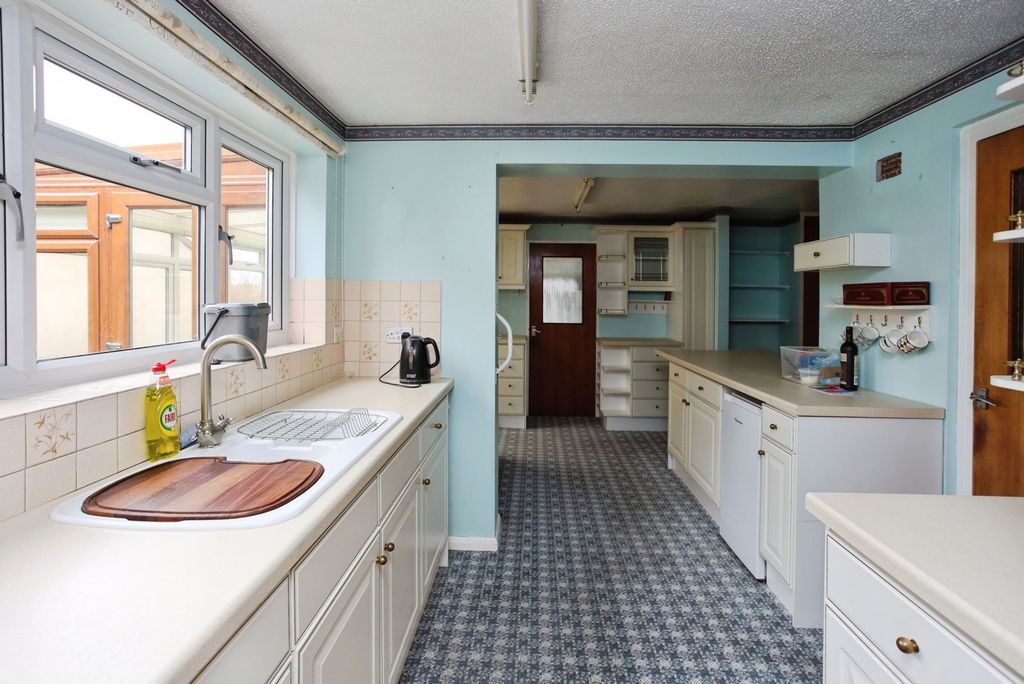 Property photo 3 of 18 Pbox-Img.Jpg