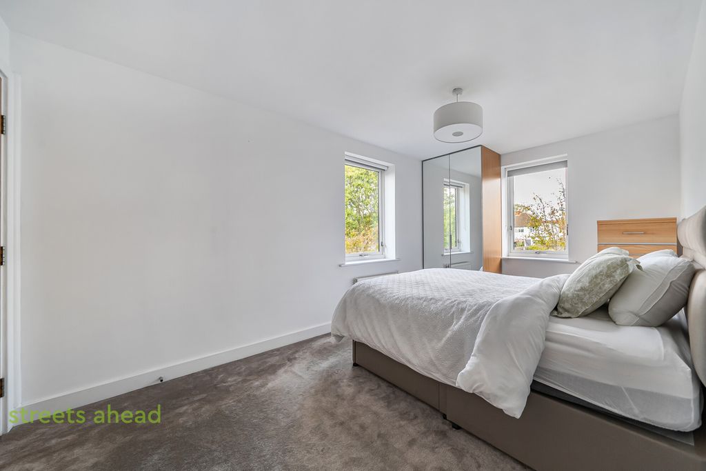 Property photo 2 of 22 1F40d71F-c20d-46d...