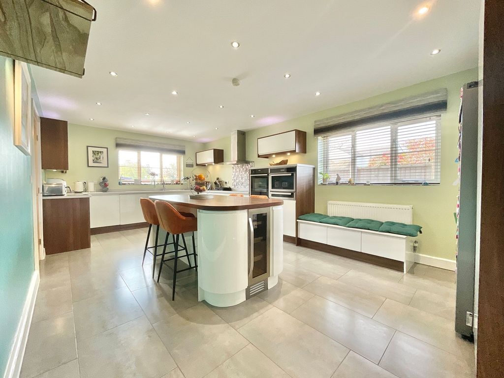 Property photo 2 of 42