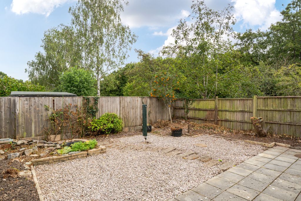 Property photo 2 of 23 Garden