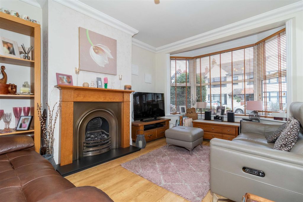 Property photo 3 of 15 Stthomass-01.Jpg