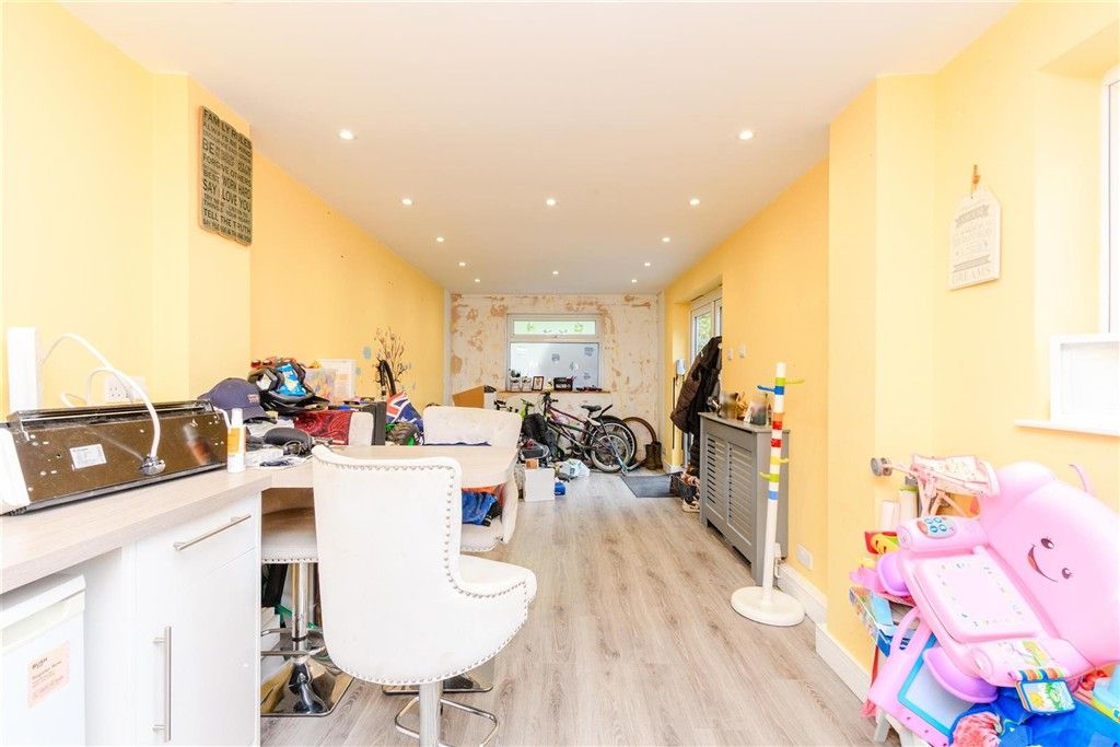 Property photo 1 of 9 Room 1