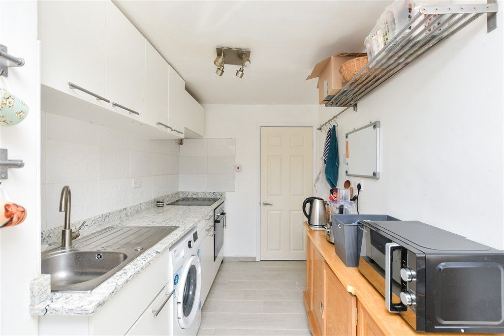 Property photo 1 of 11 Kitchen