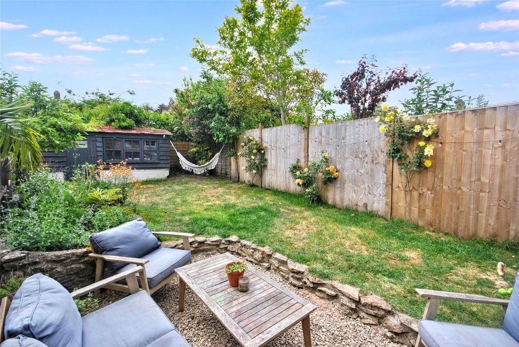 Property photo 3 of 11 Picture No. 33
