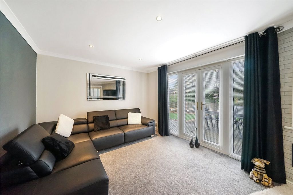 Property photo 3 of 23 Picture No. 04