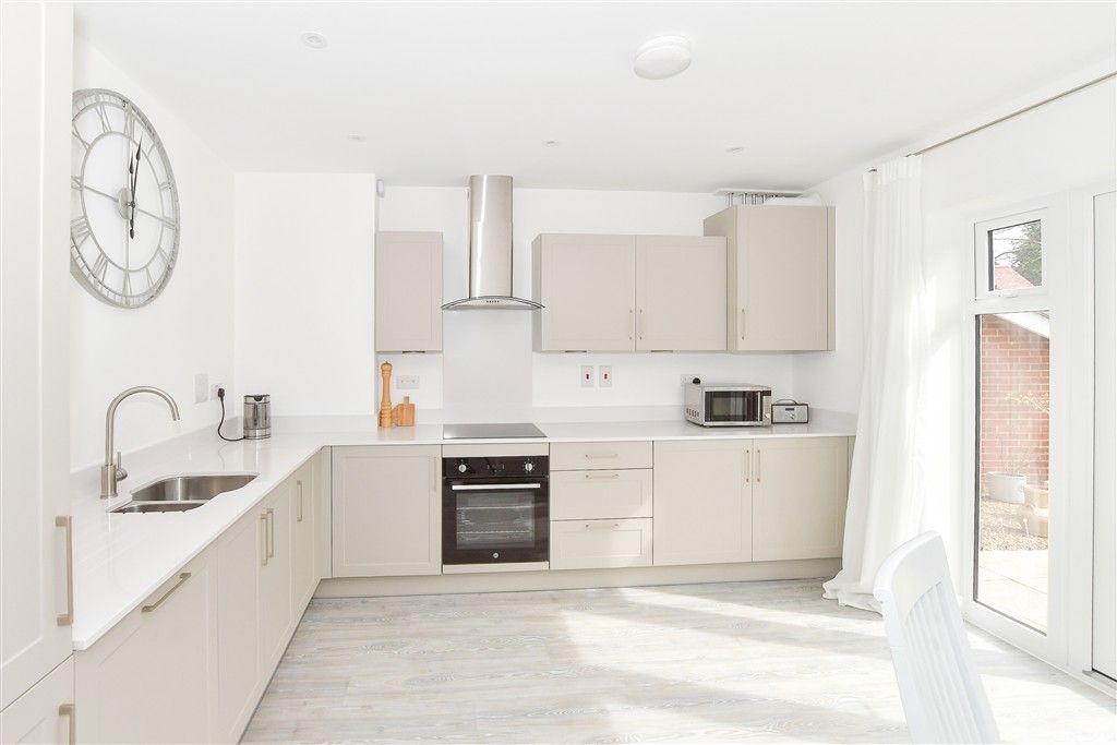 Property photo 3 of 13 Kitchen/Dining Room