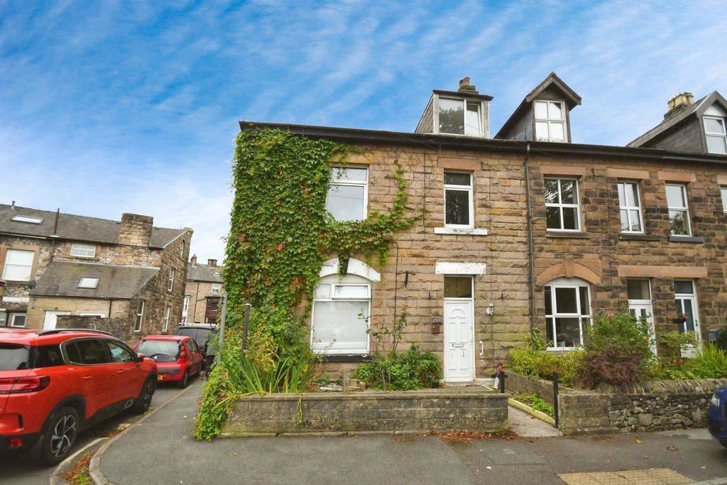 Property photo 1 of 16 Front