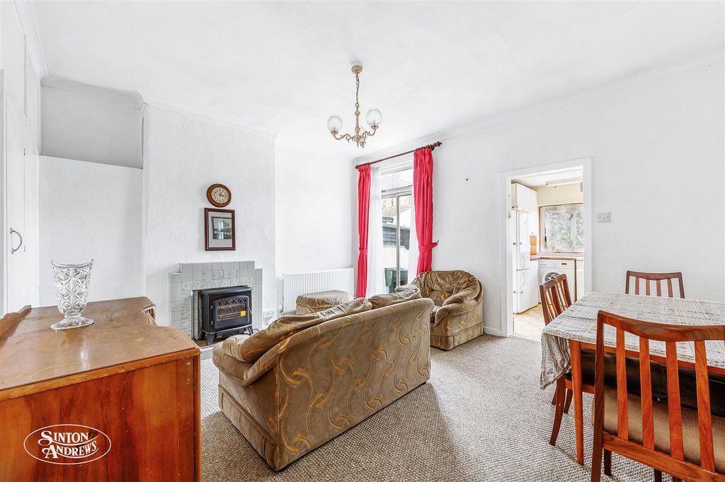 Property photo 3 of 11 2 Whitehall Road-4.Jpg