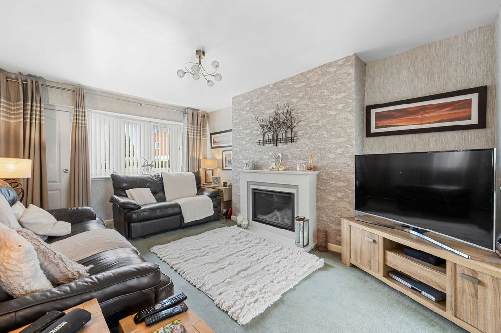 Property photo 2 of 47
