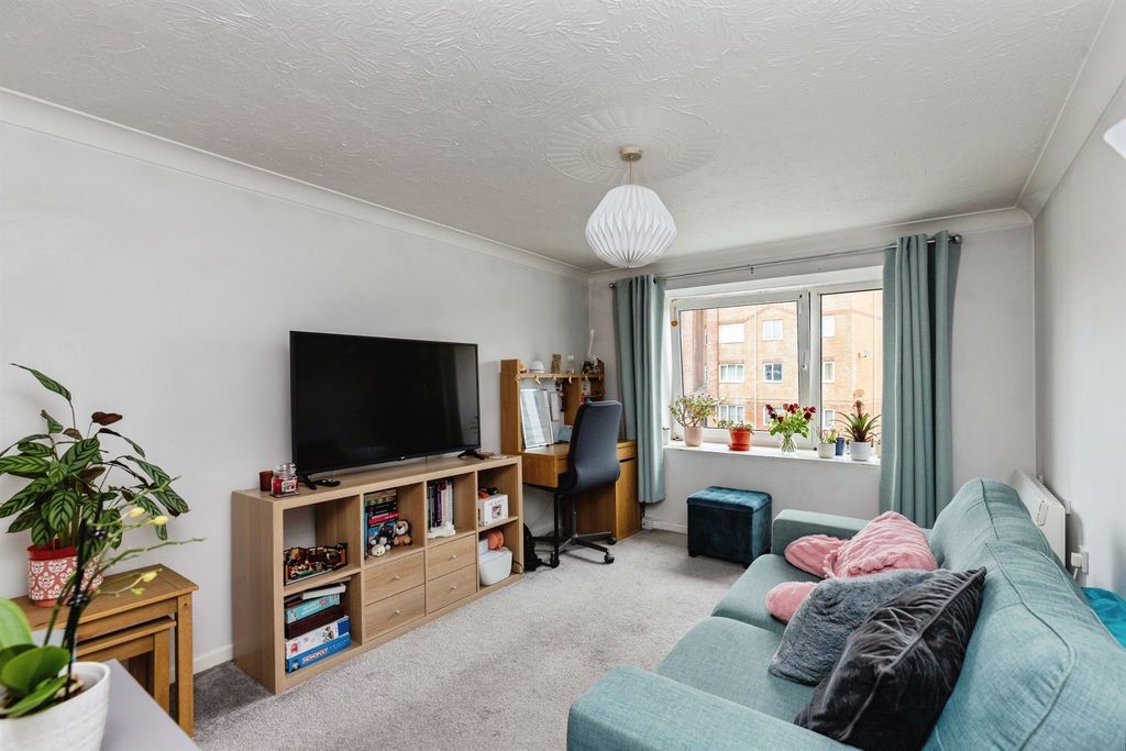 Property photo 3 of 9