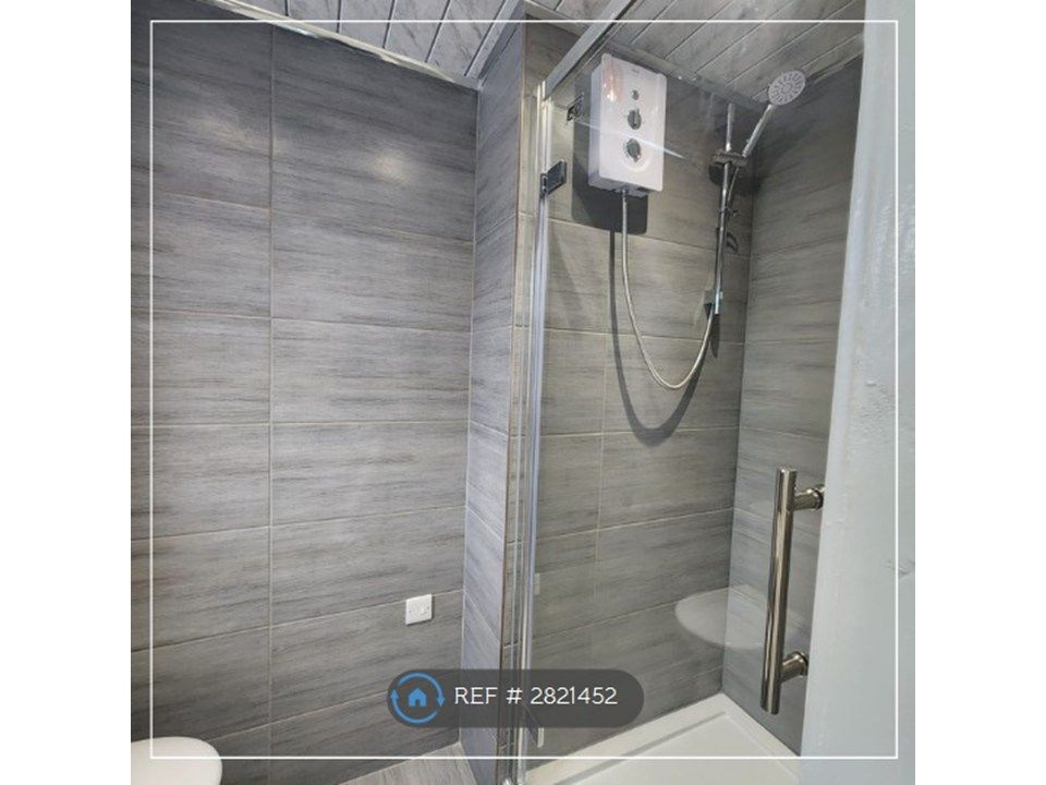 Property photo 2 of 6 En-Suite