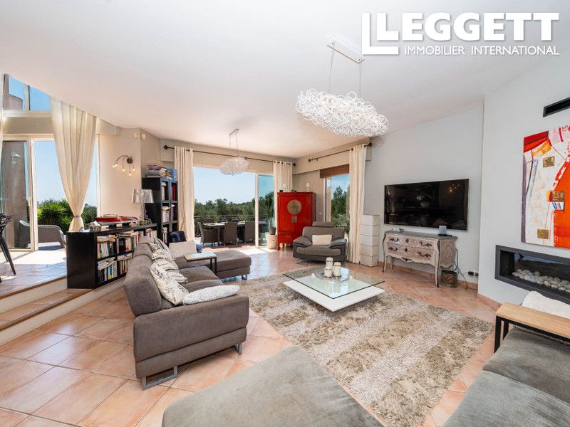 Property photo 3 of 10