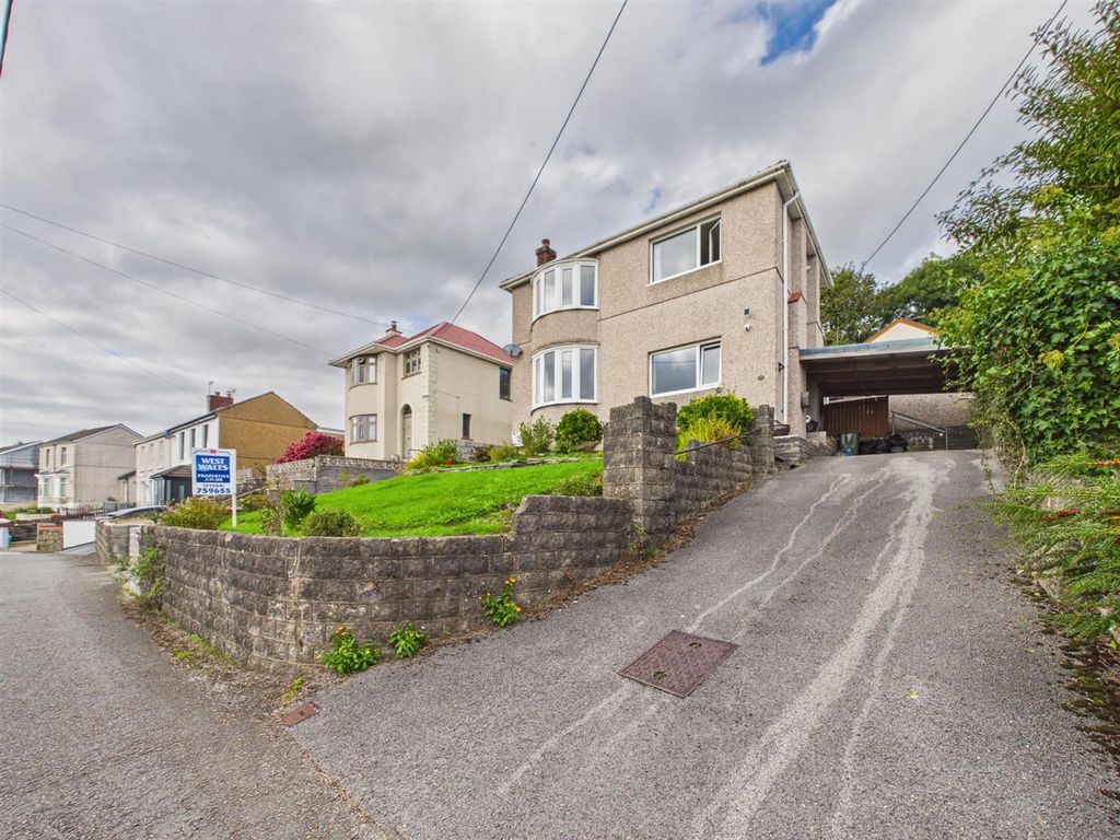 Property photo 2 of 24 Cam04045G0-Pr0138-Still028.Jpg