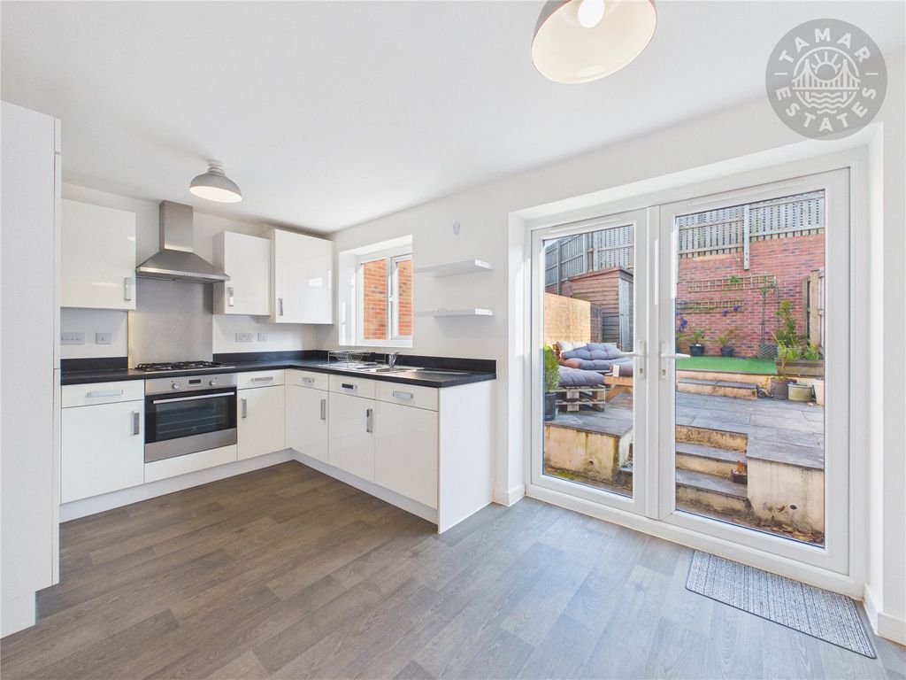 Property photo 3 of 19 Kitchen/Dining Room