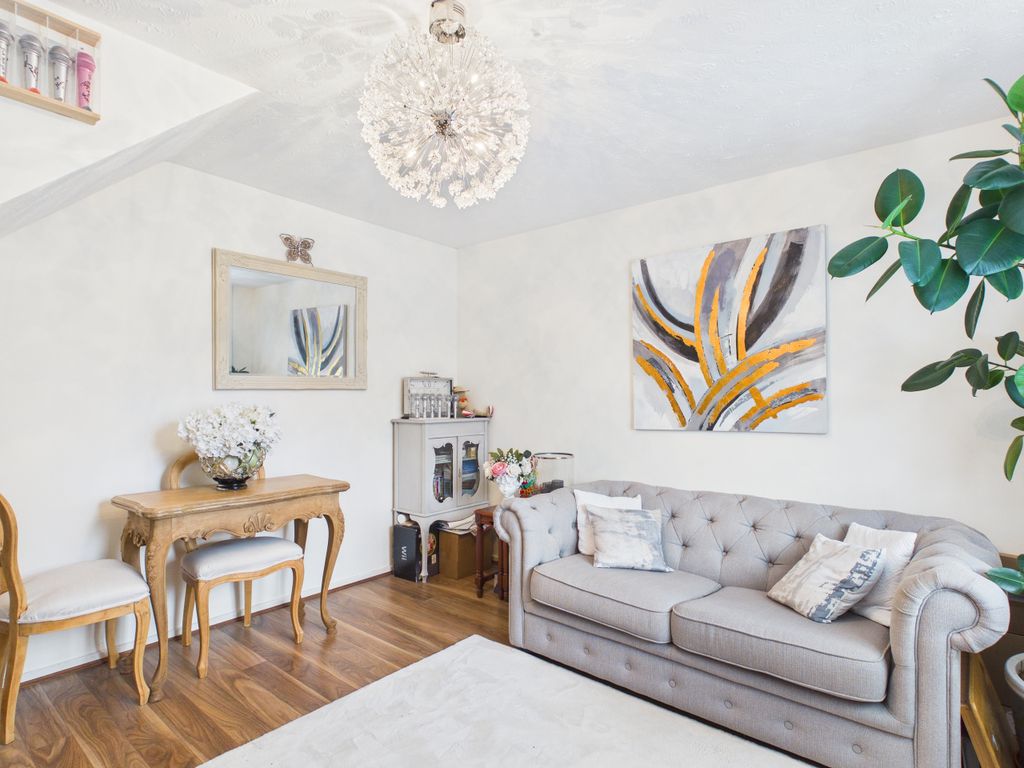 Property photo 2 of 12 Cam02536G0-Pr0060-Still001