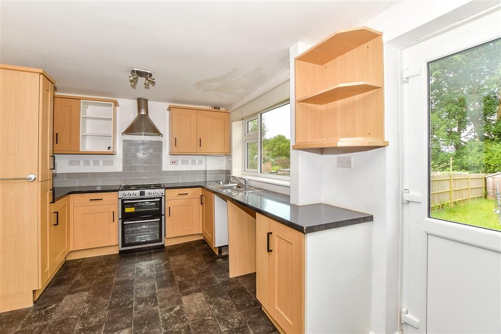 Property photo 3 of 8 Kitchen