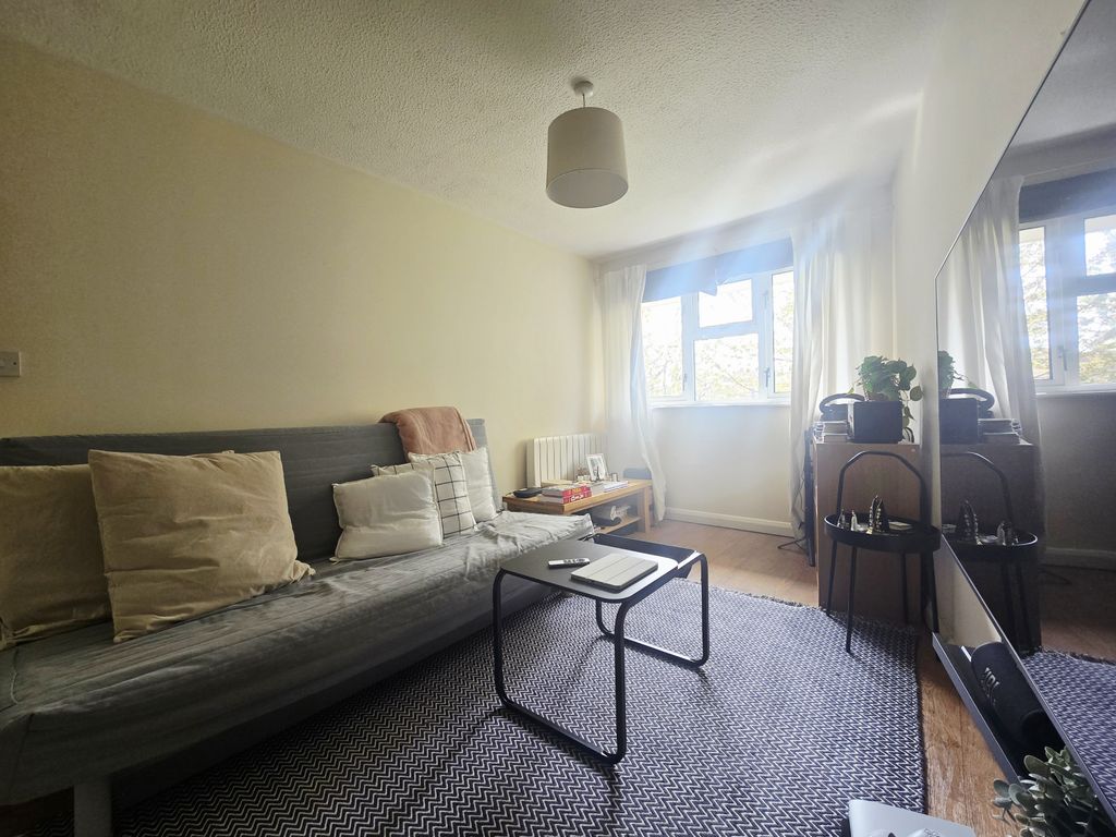 Property photo 3 of 11 Gallery