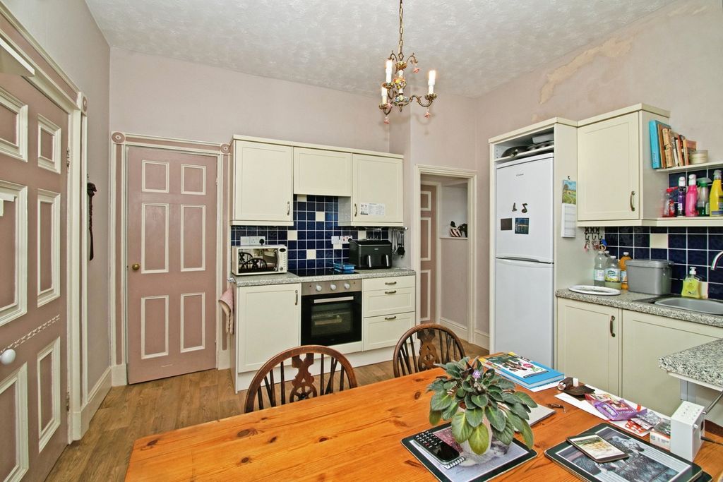 Property photo 3 of 17 Photo