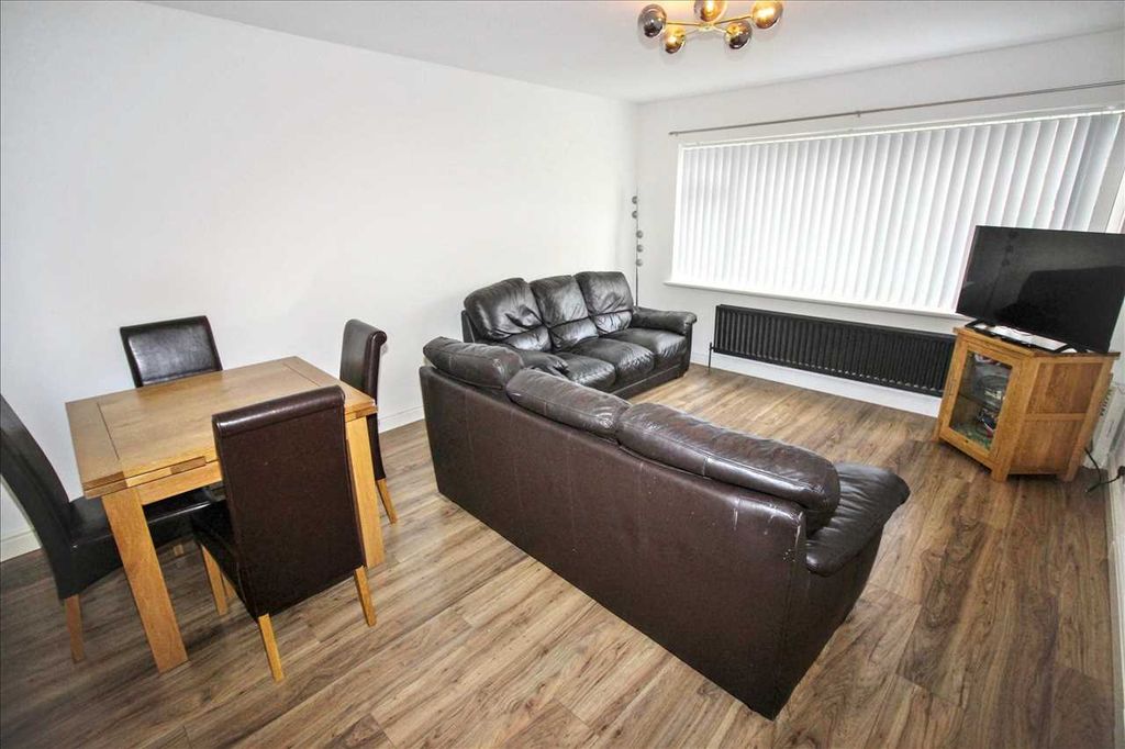 Property photo 2 of 8 Lounge