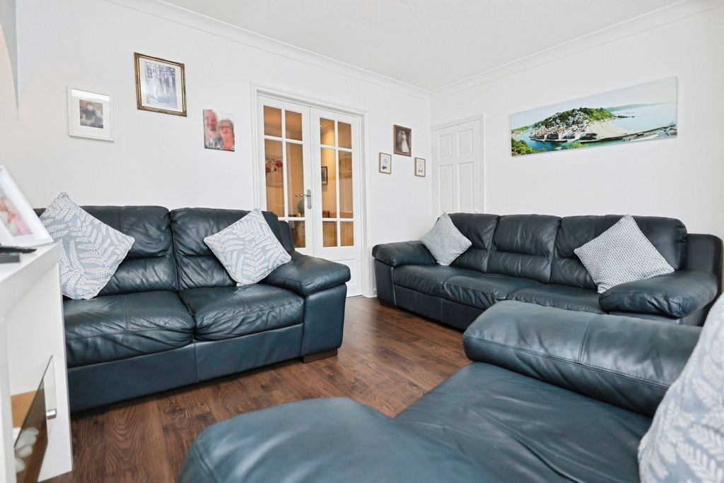 Property photo 3 of 18 Pbox-Img.Jpg