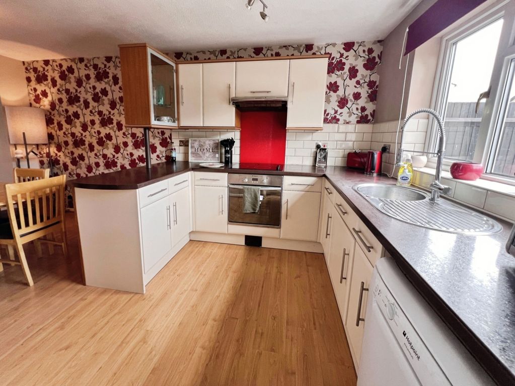 Property photo 3 of 13 Kitchen