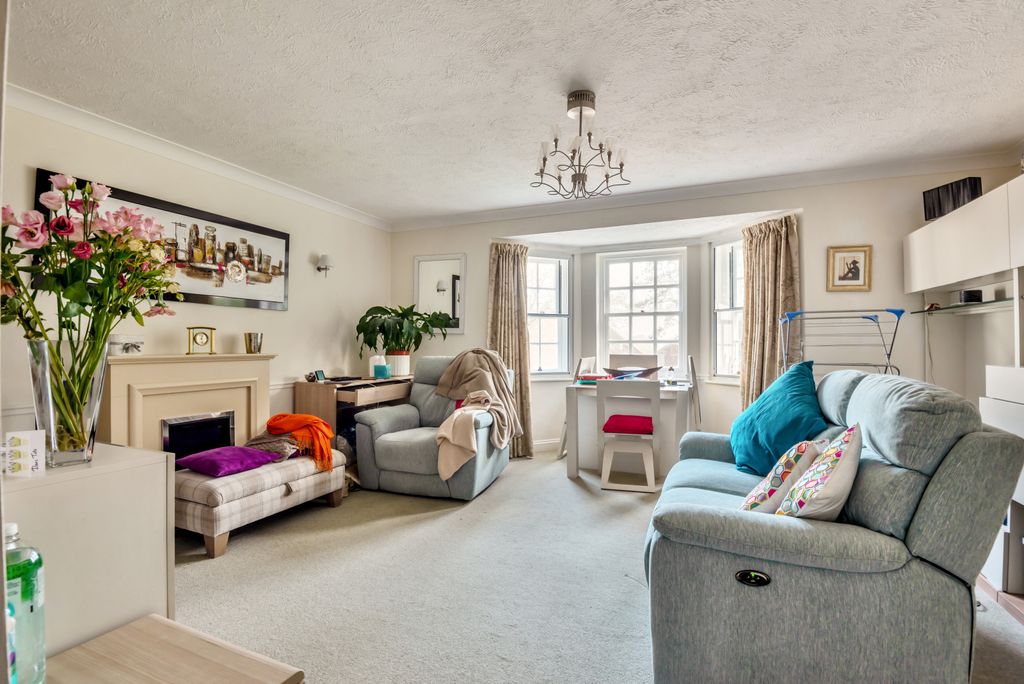 Property photo 2 of 17 Living Room