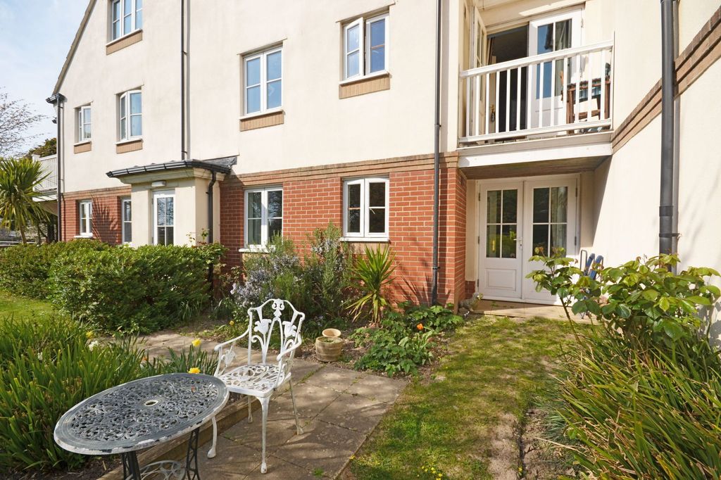 Property photo 2 of 13