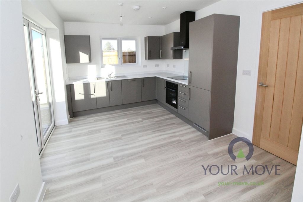 Property photo 2 of 28 Kitchen/Dining Room