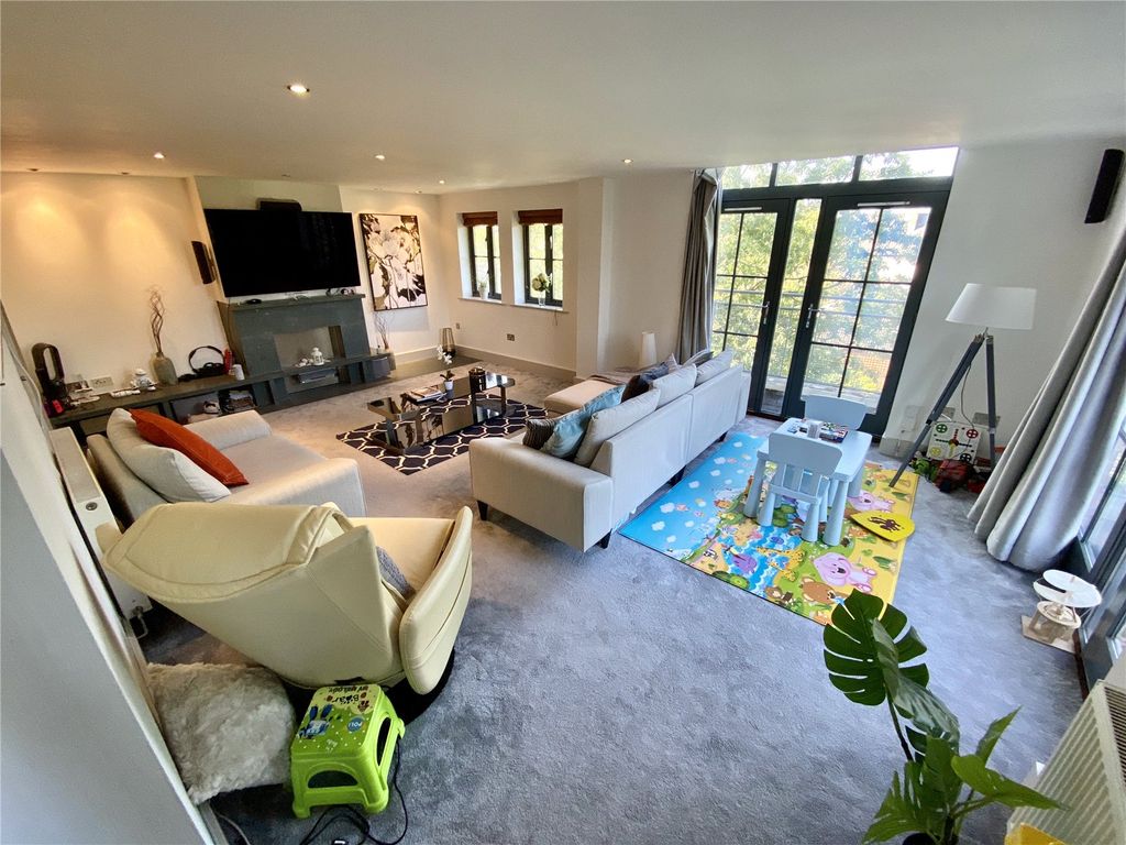 Property photo 3 of 27 Living Room 1