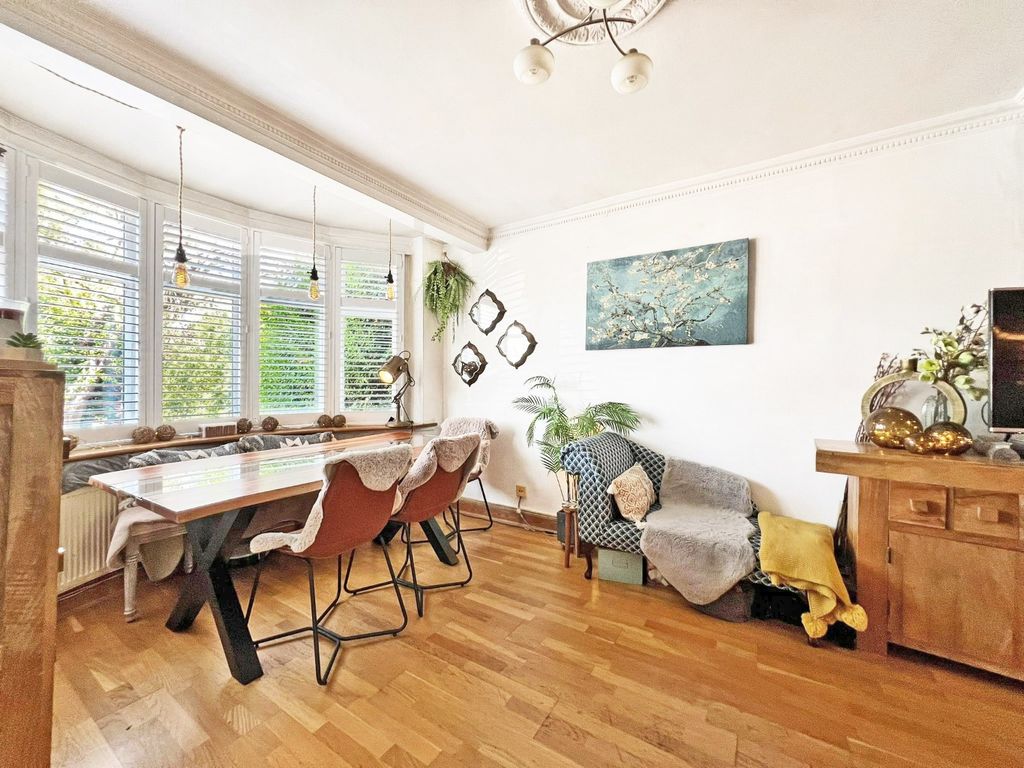 Property photo 3 of 22 5272373