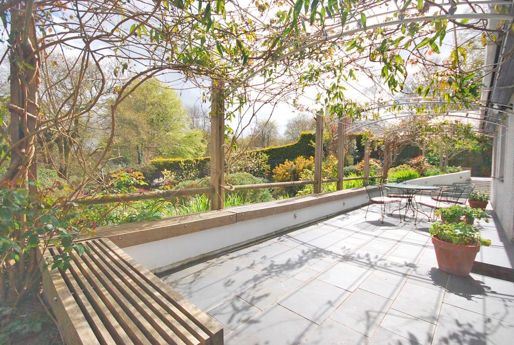 Property photo 3 of 14 Photo 3