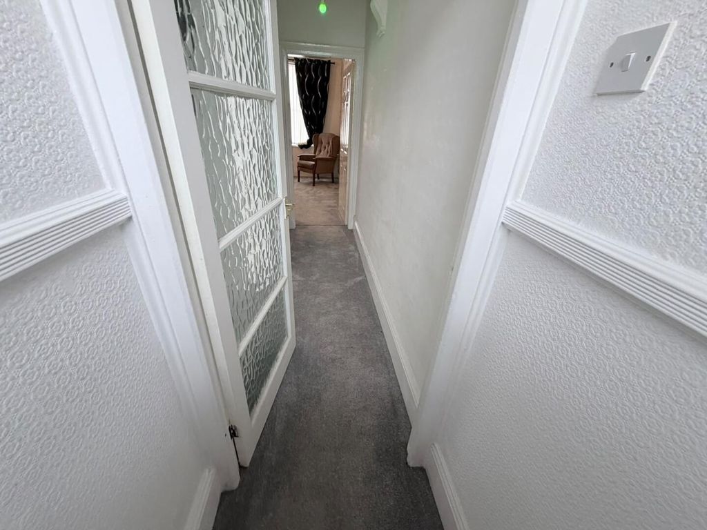 Property photo 2 of 24 Hallway.Jpg