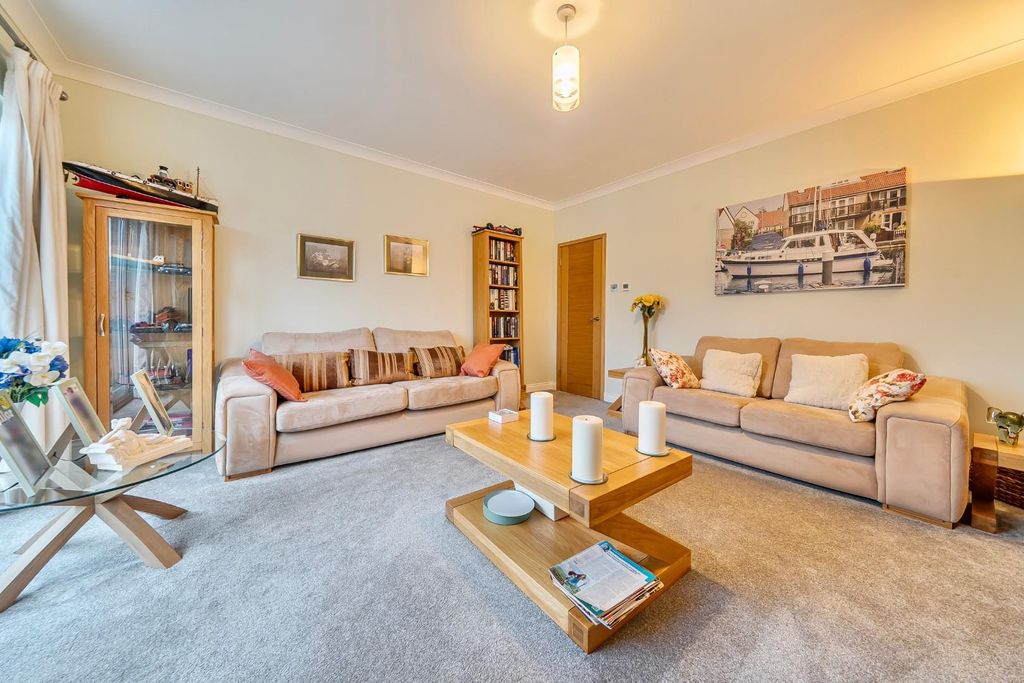 Property photo 3 of 23 1402461-10-6970E0E902B74.Jpg