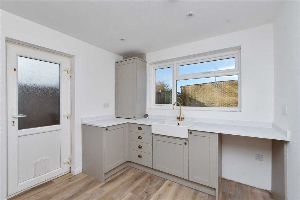 Property photo 3 of 13 Kitchen