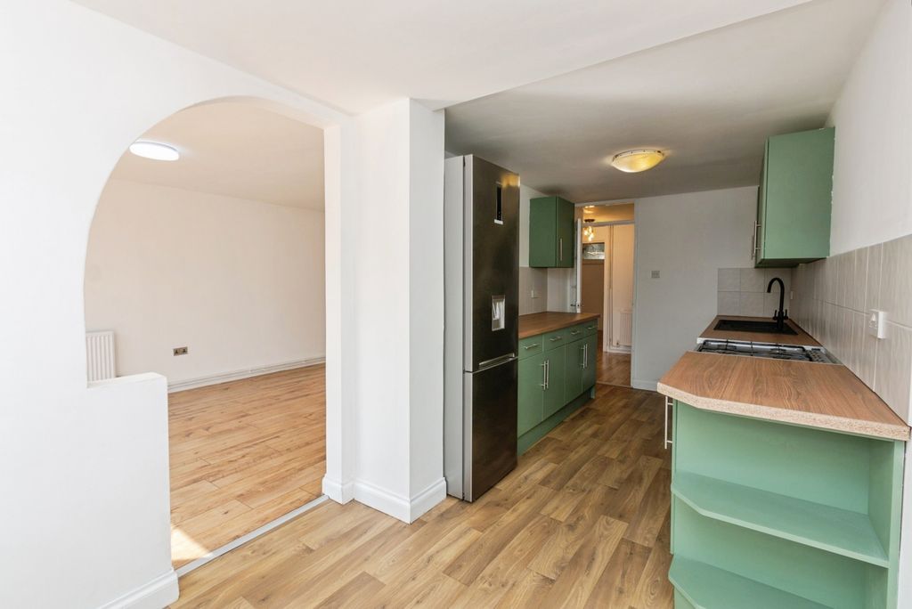 Property photo 3 of 19 Pbox-Img.Jpg