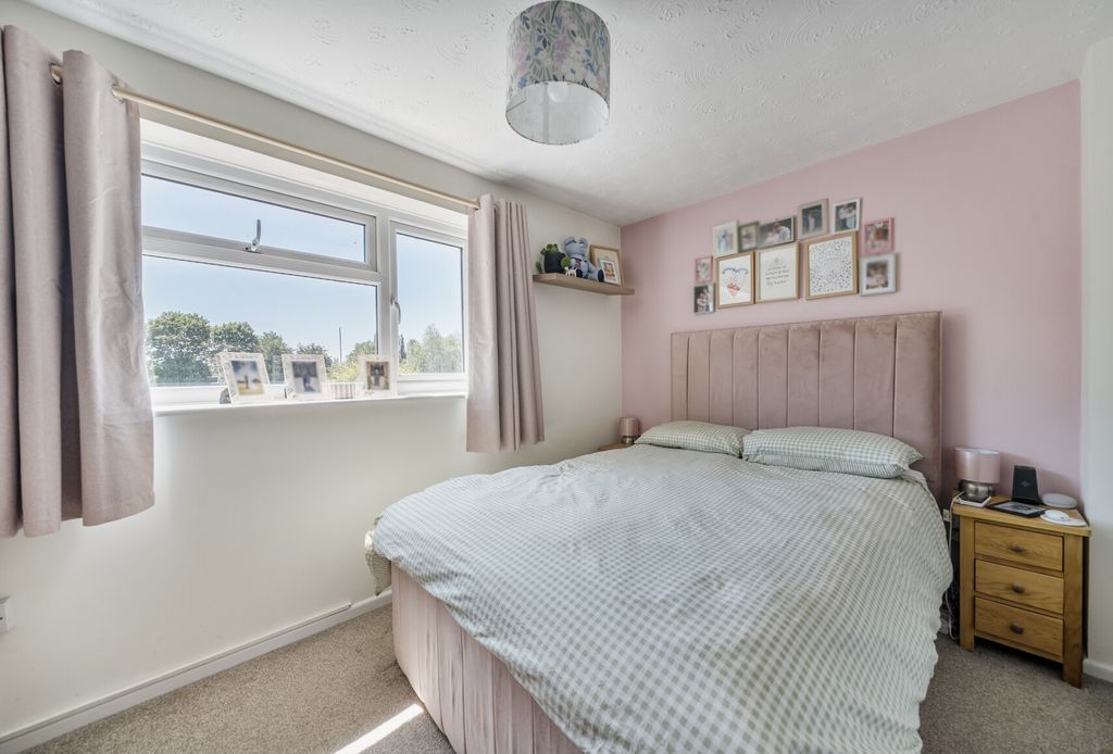 Property photo 2 of 19 1328556-4-6883795...