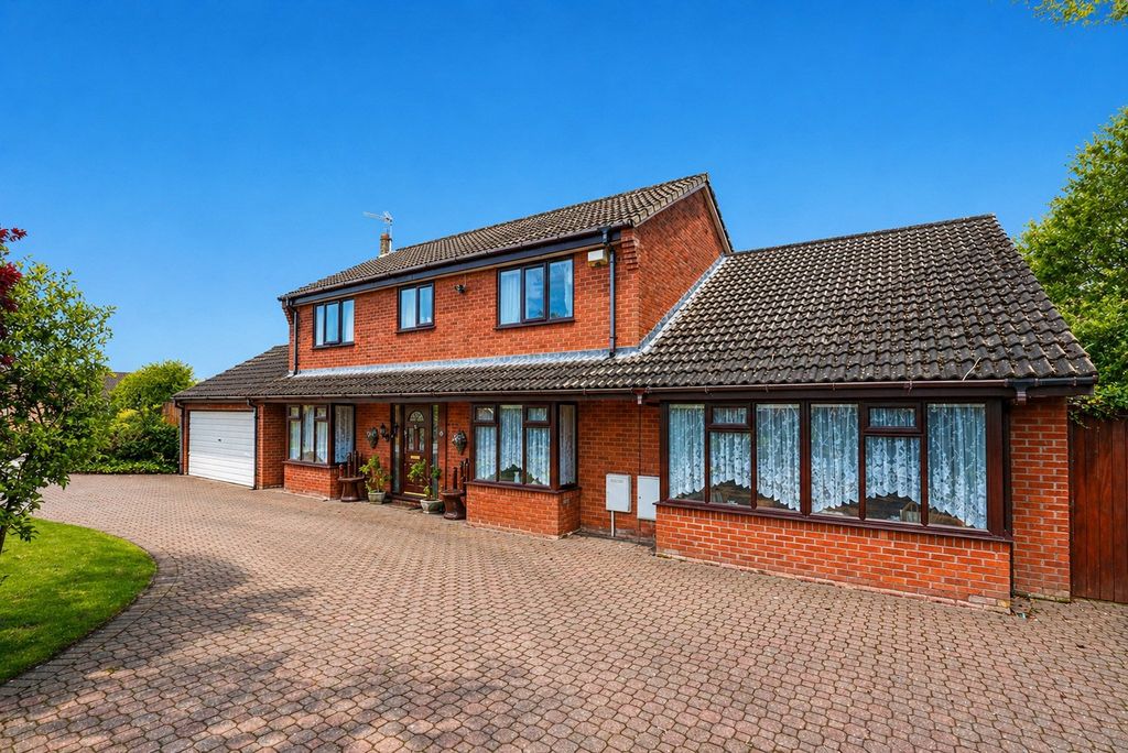 Property photo 1 of 27 Picture No. 32