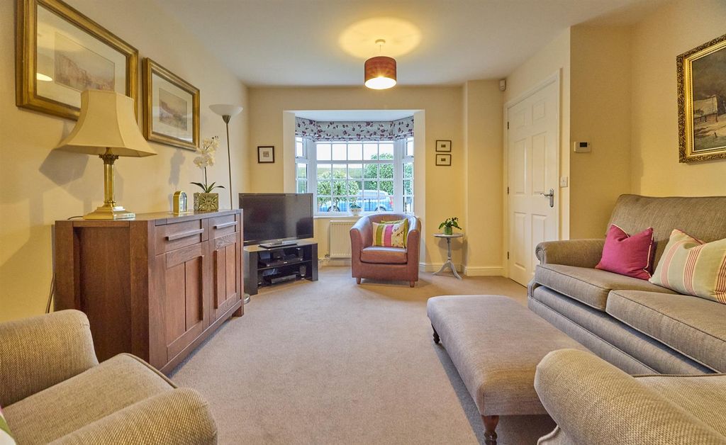 Property photo 3 of 14 Lounge To Front