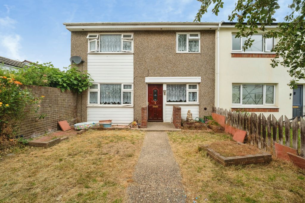 Property photo 1 of 11 Front