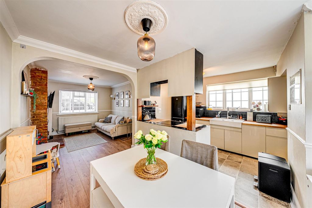 Property photo 2 of 18 Open Plan