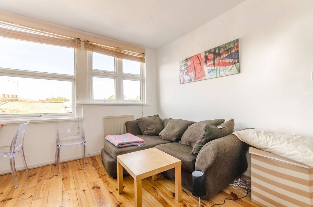 Property photo 2 of 5