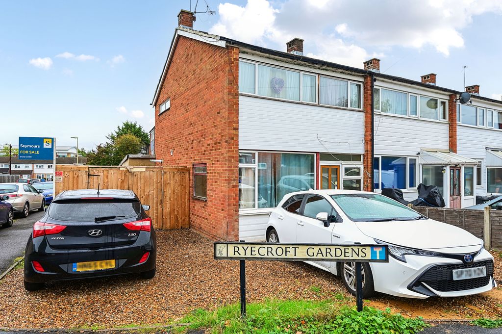 Property photo 1 of 3 51 Ryecroft Gardens (1)