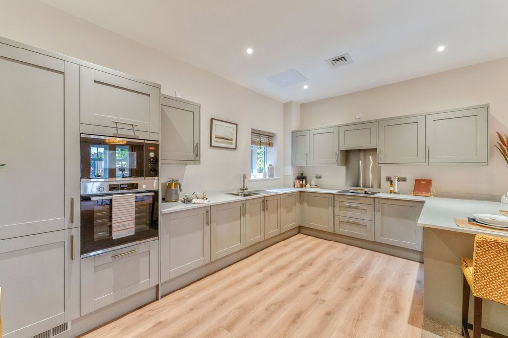 Property photo 2 of 65 Picture No. 06