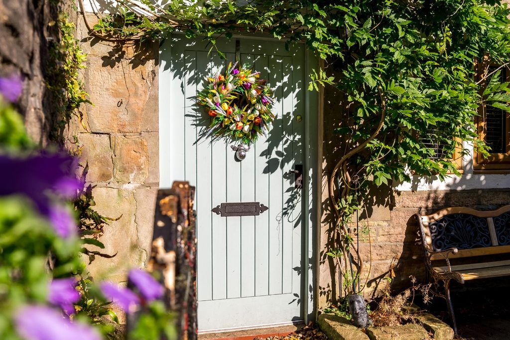Property photo 2 of 30 3701245