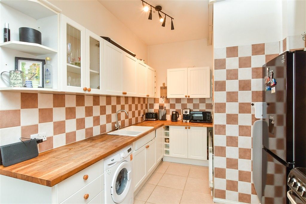 Property photo 2 of 12 Kitchen