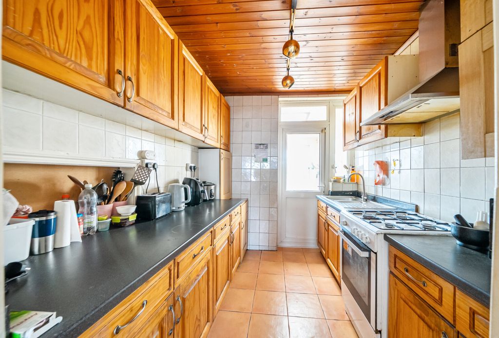 Property photo 3 of 20 1450010-11-69F212...