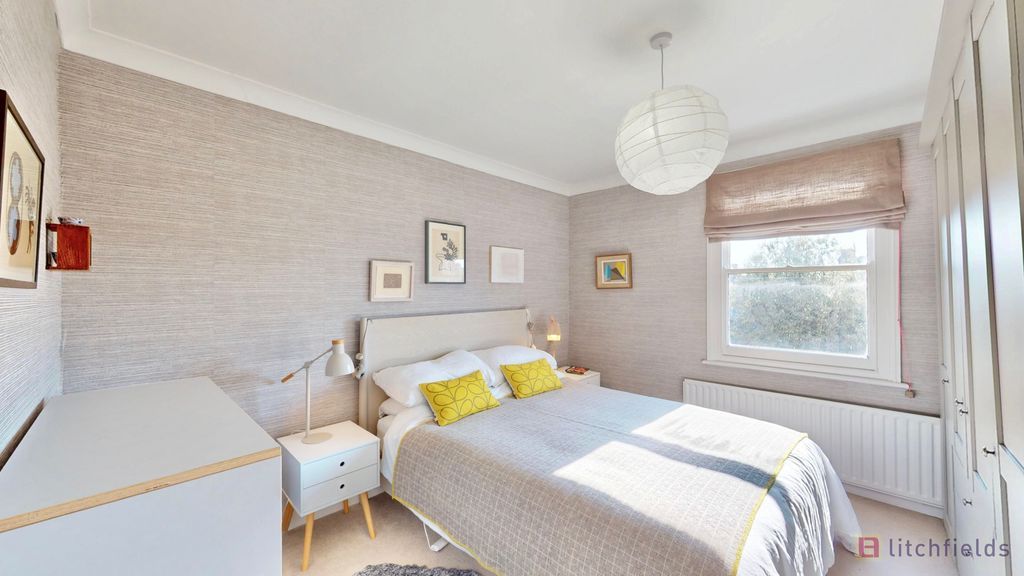 Property photo 2 of 6 Bed1