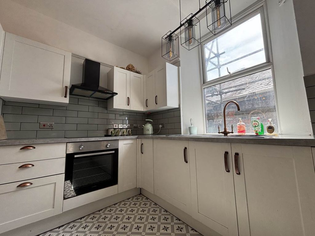 Property photo 2 of 16 Img_9196