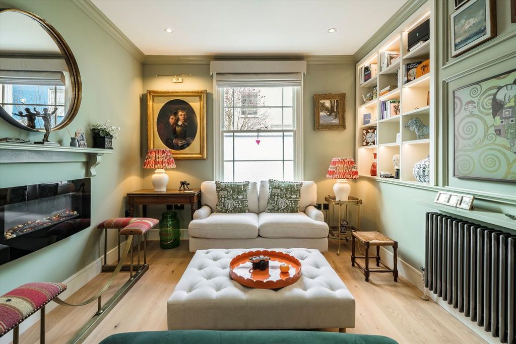 Property photo 2 of 18