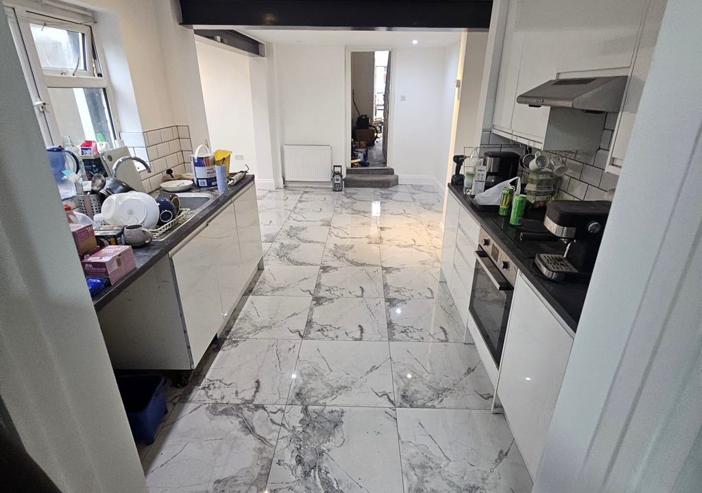 Property photo 2 of 7 Cf3c397F-2974-4Ff4-Bf4d-B905209542B0